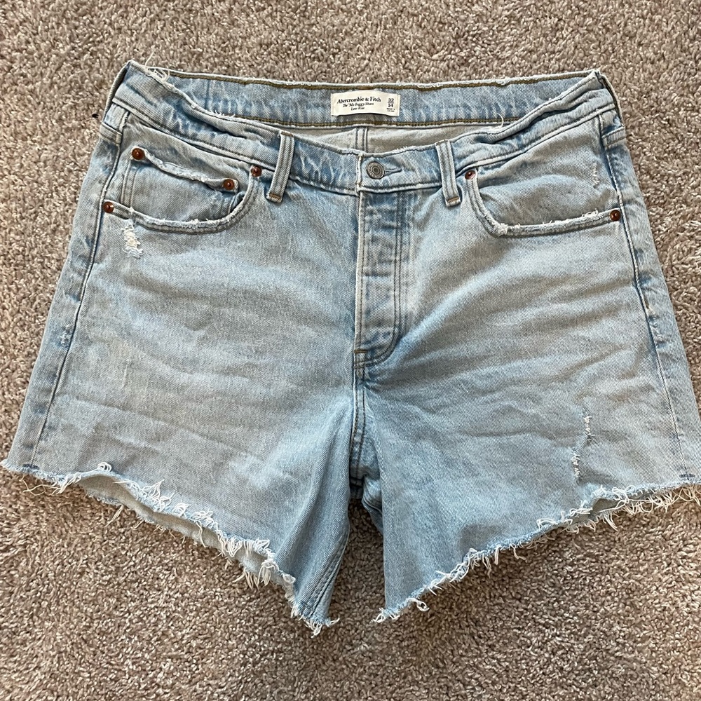Abercrombie 90s baggy shorts